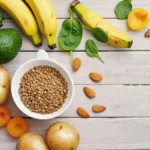 Aliments riches en potassium : top 15 et repères essentiels 12 Aliments riches en potassium : avocats, bananes, épinards, pommes de terre, abricots secs et lentilles